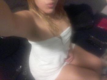 , 21  female escort, Guelph