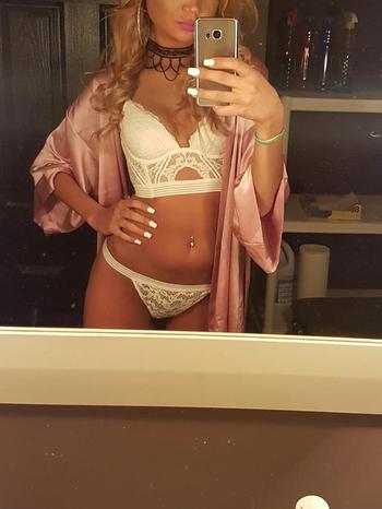 , 22 European female escort, Guelph