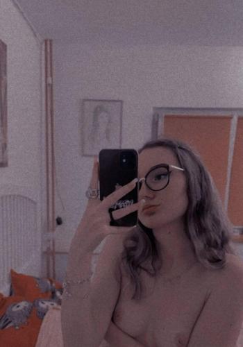 Amelia, 27 Caucasian/White female escort, Guelph